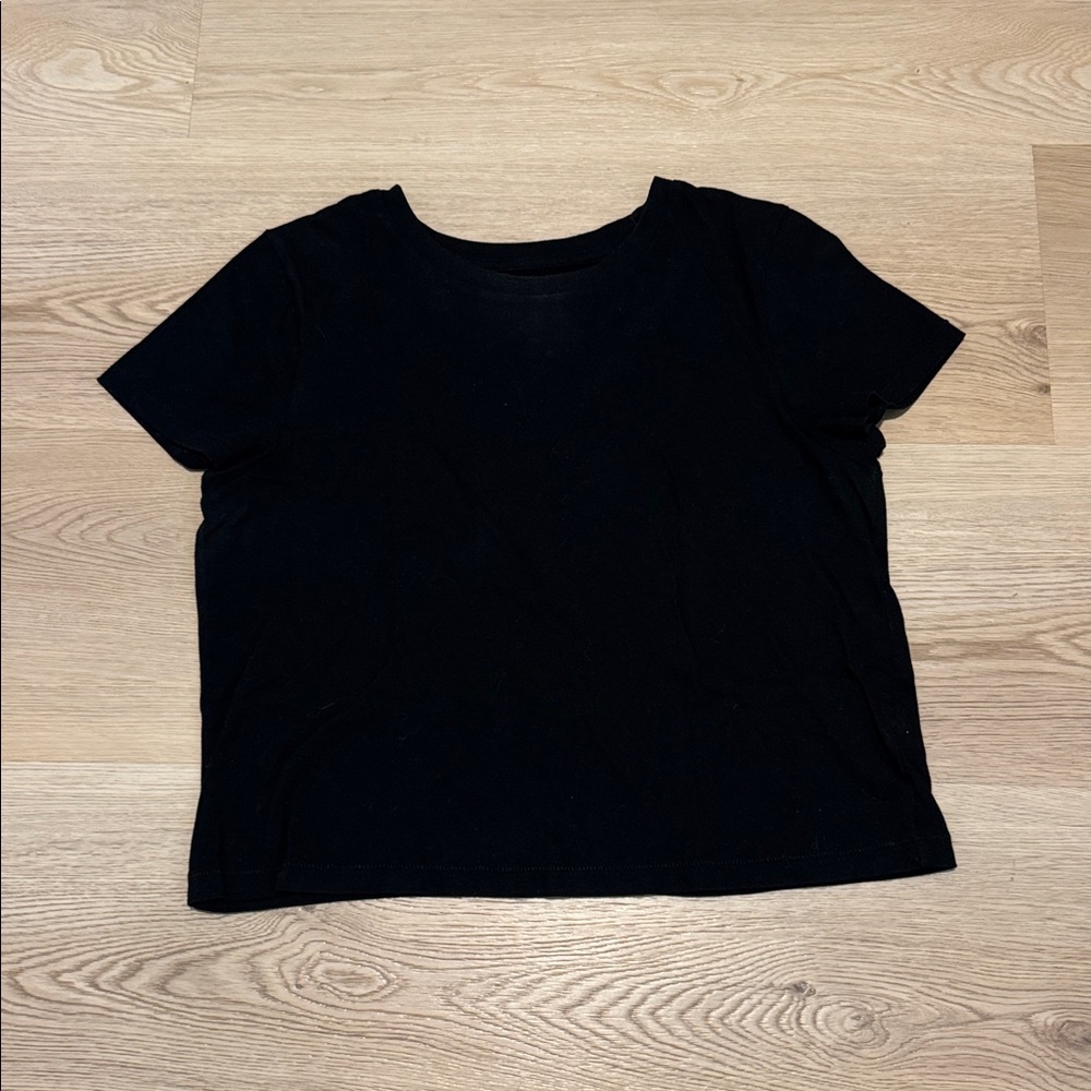 Target Classic Loose Fitting Black Short Tee, Size Medium 🖤